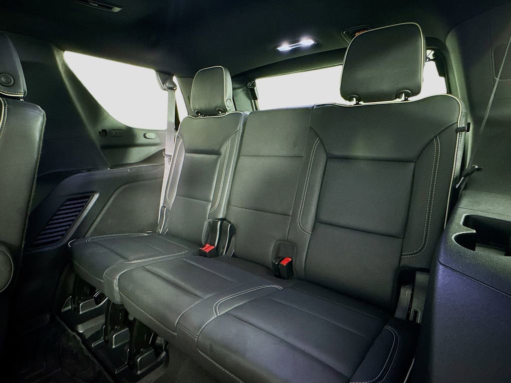 Used 2023 GMC Yukon SLT image 30