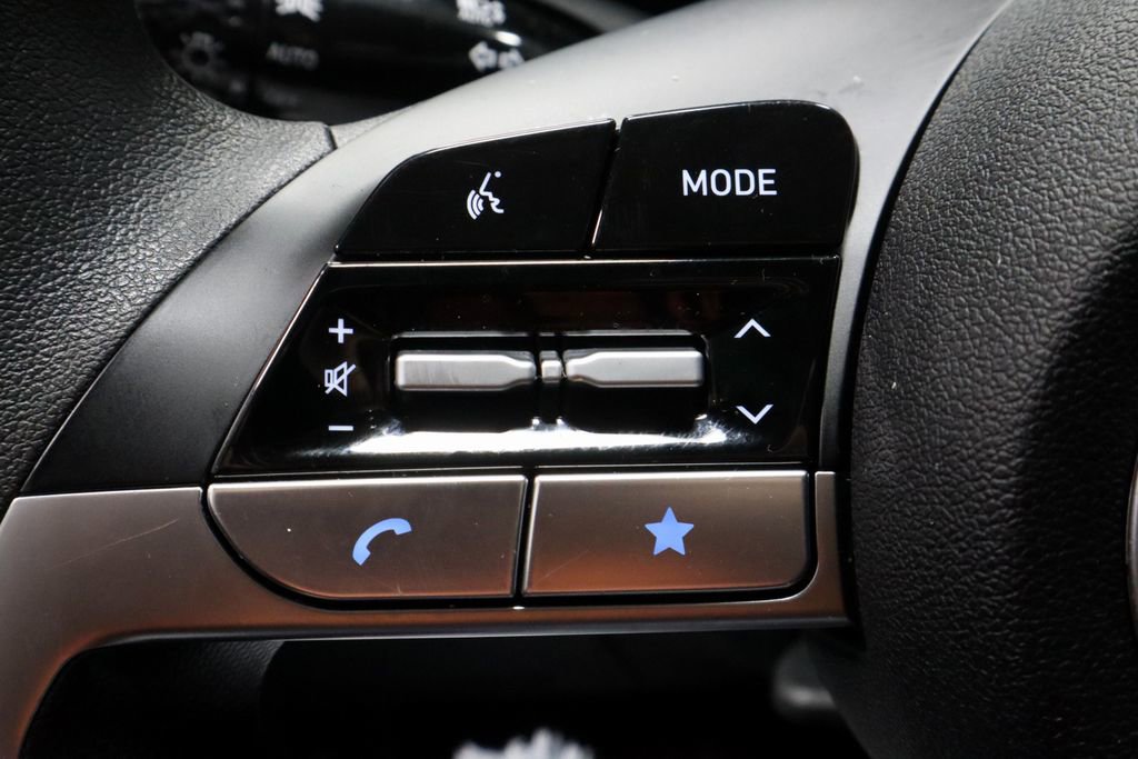 Certified 2024 Hyundai Elantra SEL image 28