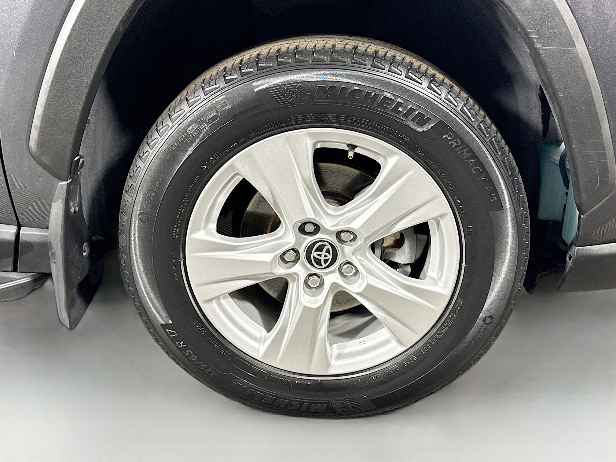 Used 2021 Toyota RAV4 XLE w/ Convenience Package image 32