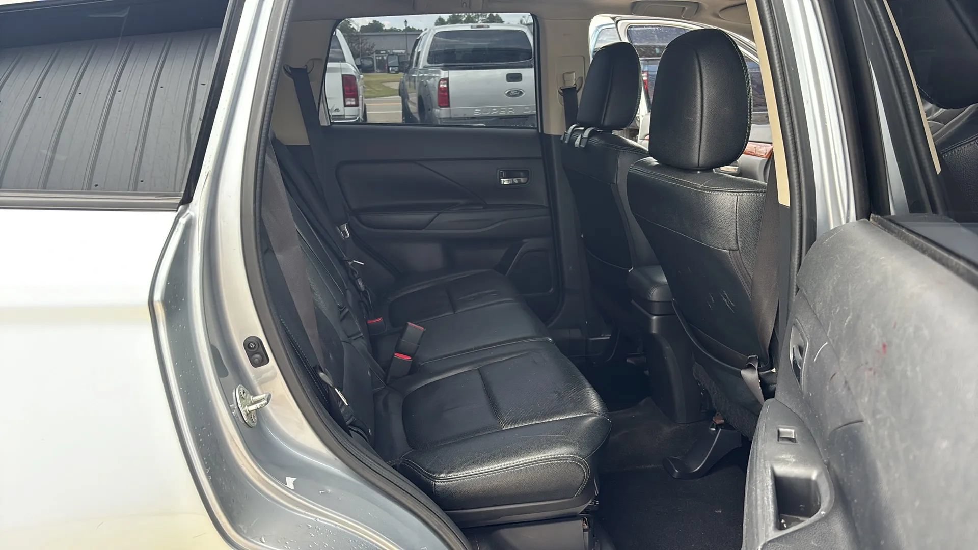 Used 2014 Mitsubishi Outlander SE FWD image 11