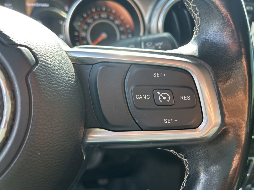 Used 2018 Jeep Wrangler Unlimited Sahara image 22