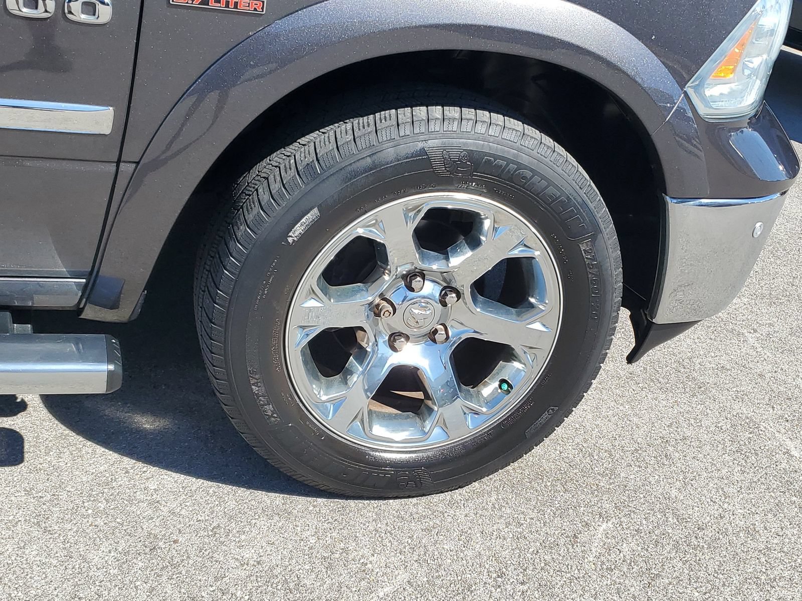 Used 2016 RAM 1500 Laramie w/ Convenience Group AWD/4WD image 6