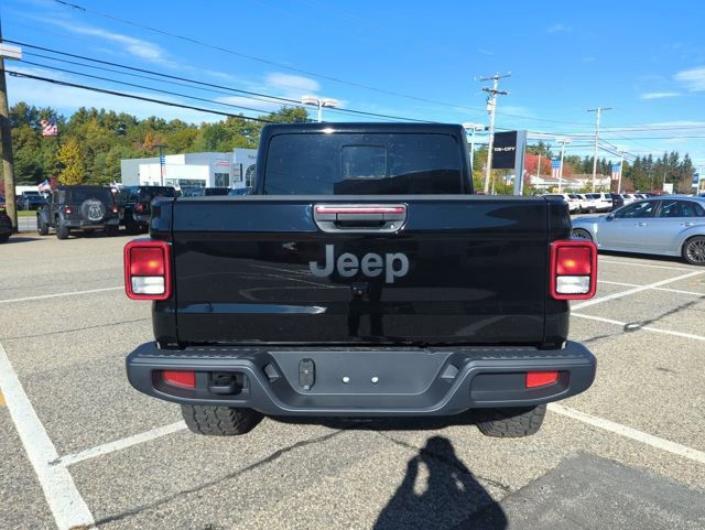 New 2025 Jeep Gladiator Sport image 4