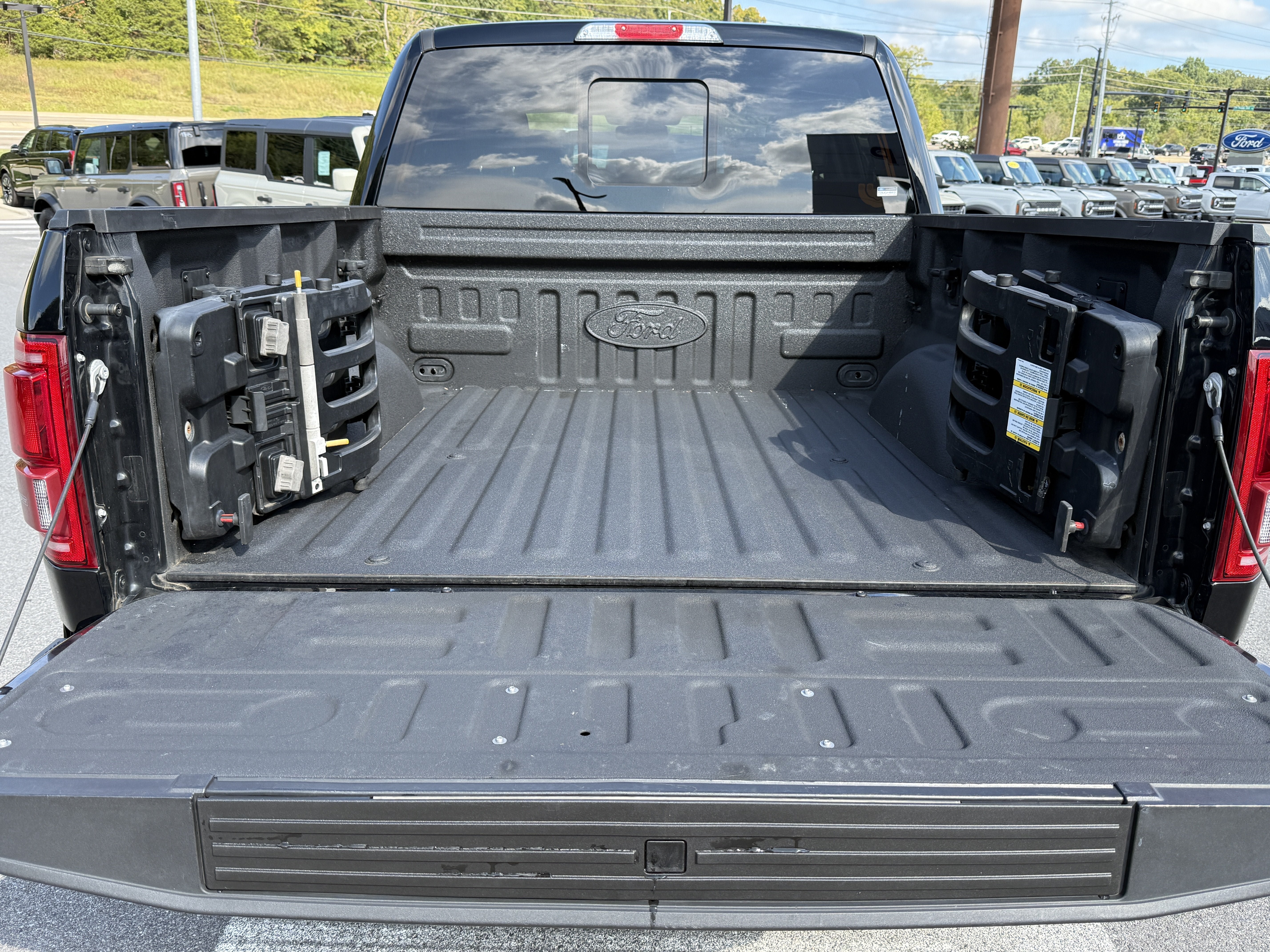 Used 2017 Ford F150 King Ranch w/ Equipment Group 601A Luxury AWD/4WD image 13