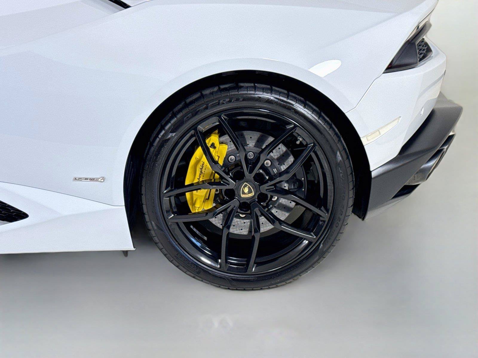 Used 2016 Lamborghini Huracan LP 610-4 AWD/4WD image 33