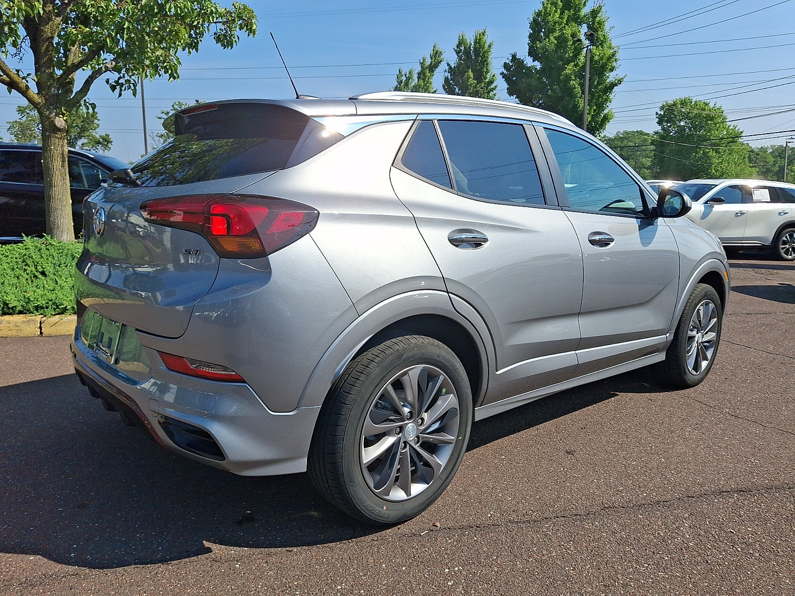 Used 2023 Buick Encore GX Select w/ Sport Touring Package AWD/4WD image 6