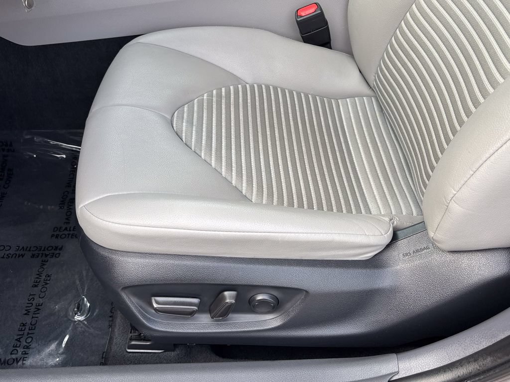 Used 2024 Toyota Camry SE FWD image 21