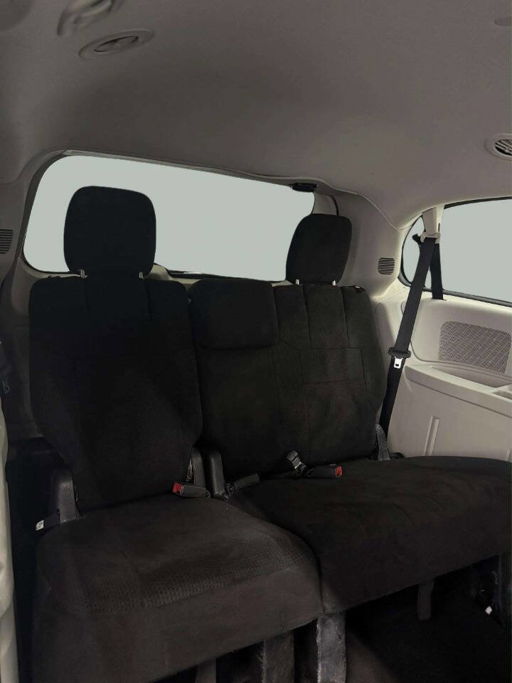 Used 2013 Dodge Grand Caravan SE image 9