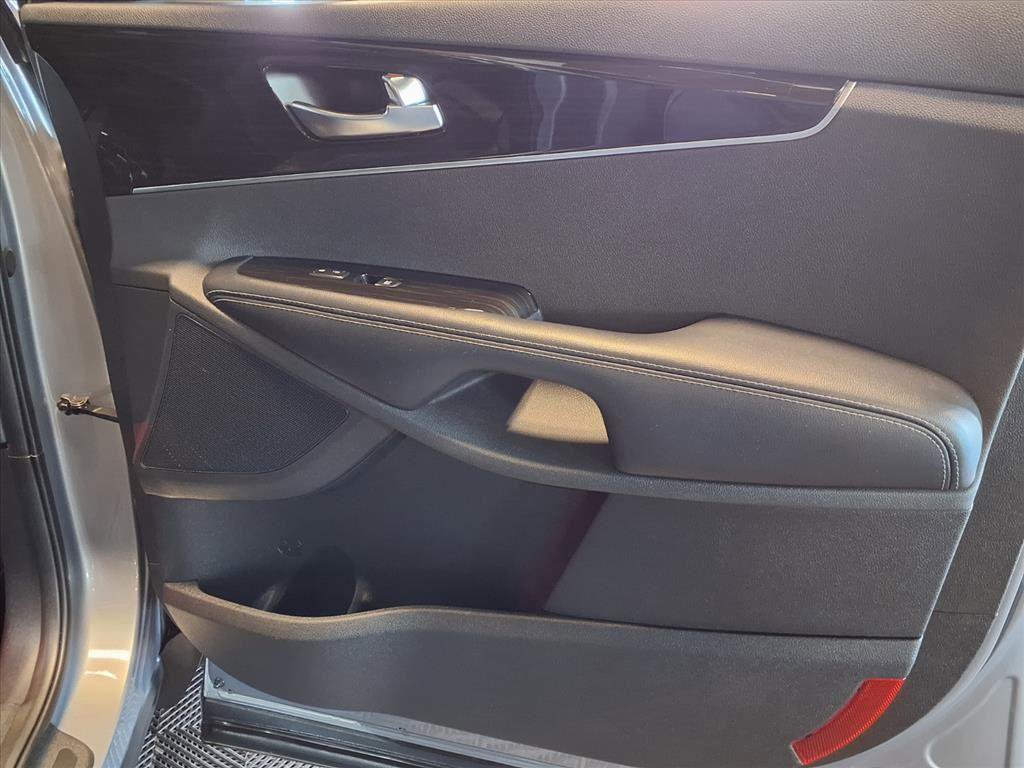 Used 2020 Kia Sorento EX image 14