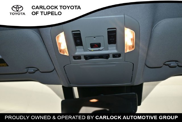 Used 2025 Toyota Highlander Platinum AWD/4WD image 39