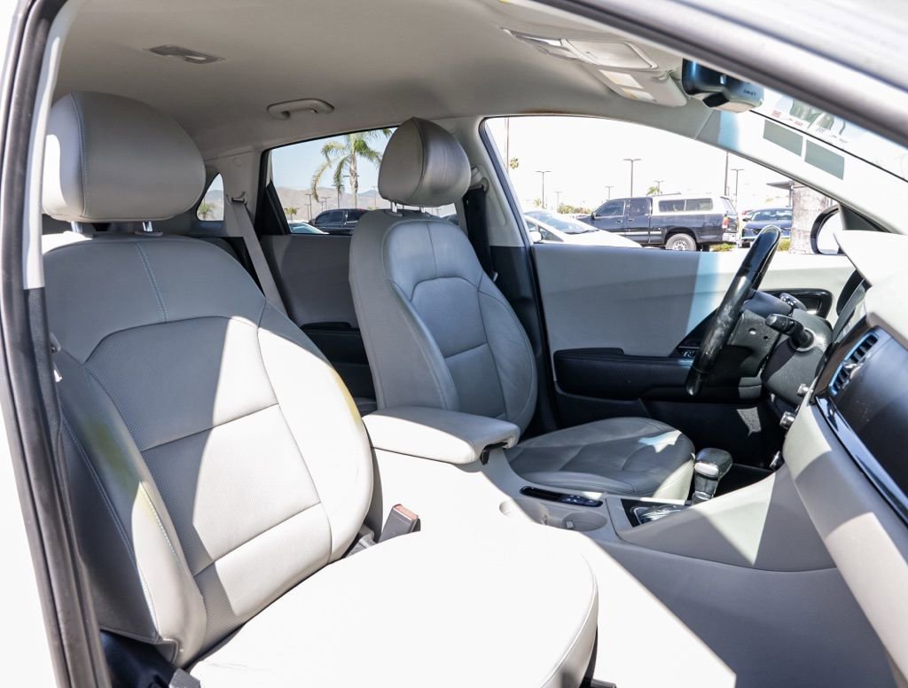 Used 2018 Kia Niro EX Premium FWD image 18