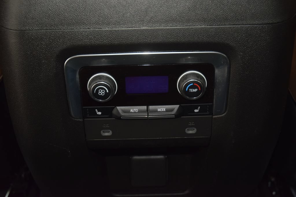Used 2023 Chevrolet Tahoe High Country AWD/4WD image 44