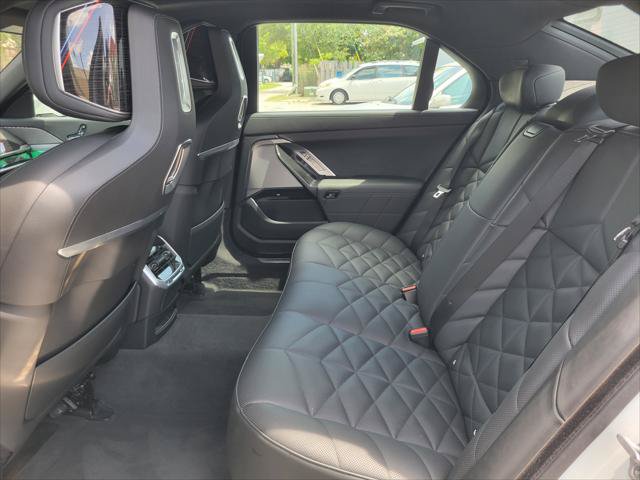 Used 2025 BMW 740i xDrive AWD/4WD image 13