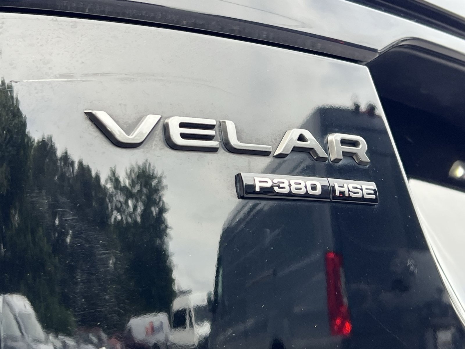 Used 2019 Land Rover Range Rover Velar R-Dynamic HSE AWD/4WD image 35