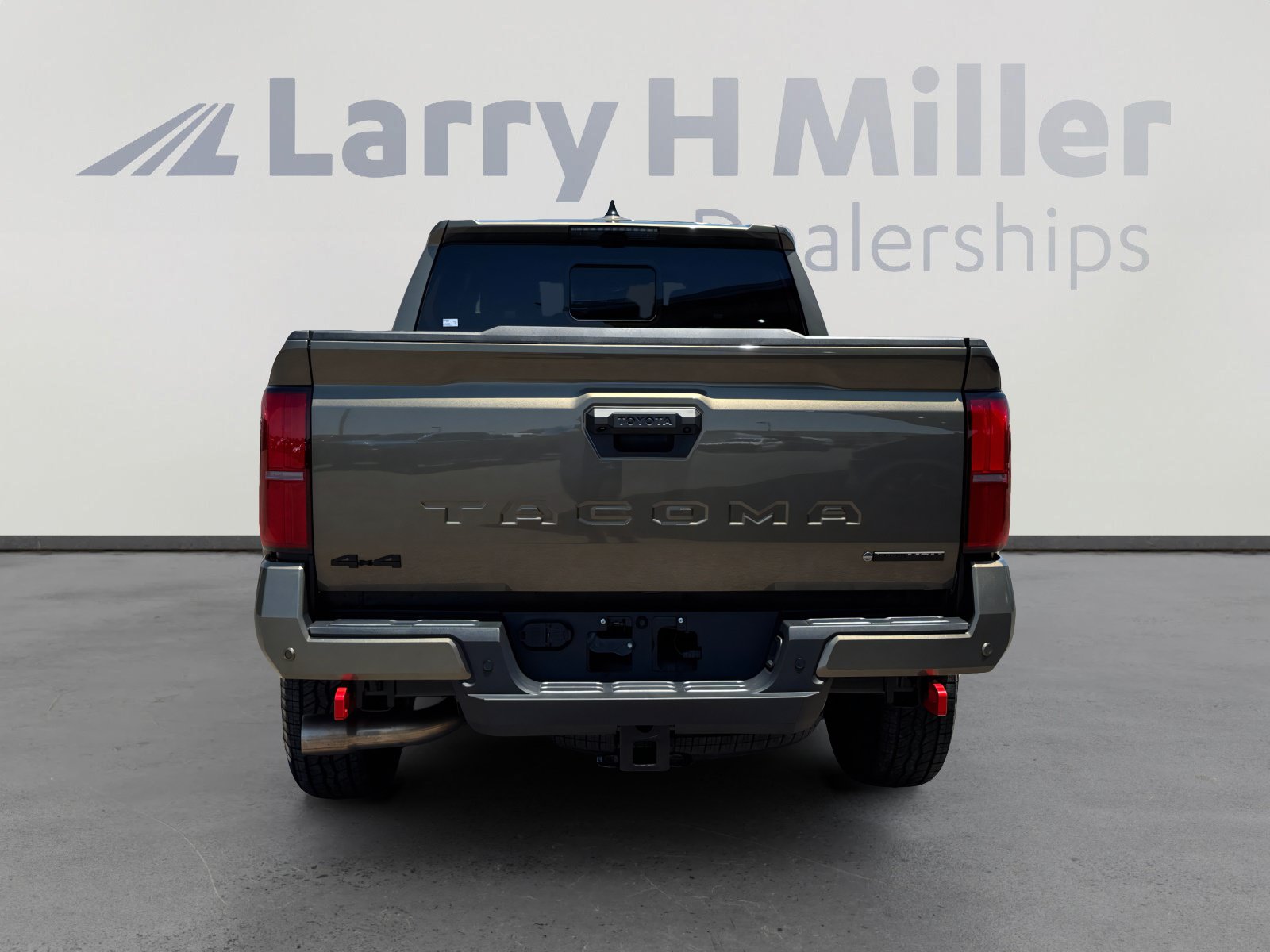 Used 2026 Toyota Tacoma TRD Off-Road w/ TRD Off Road Premium Package AWD/4WD image 4