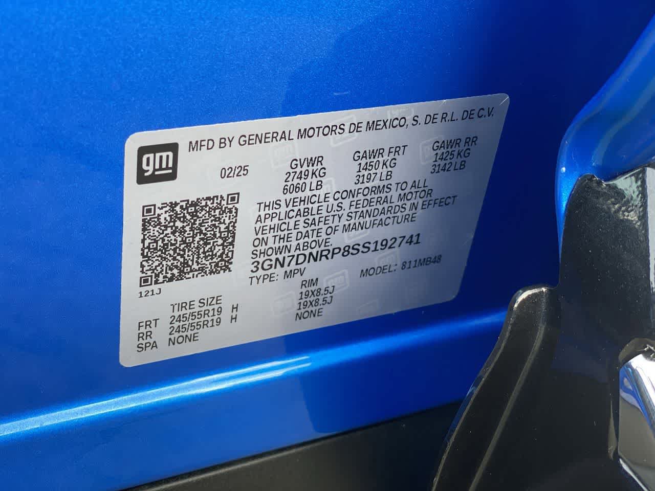 Used 2025 Chevrolet Equinox EV LT w/ LPO, All-Weather Mat Package FWD image 28