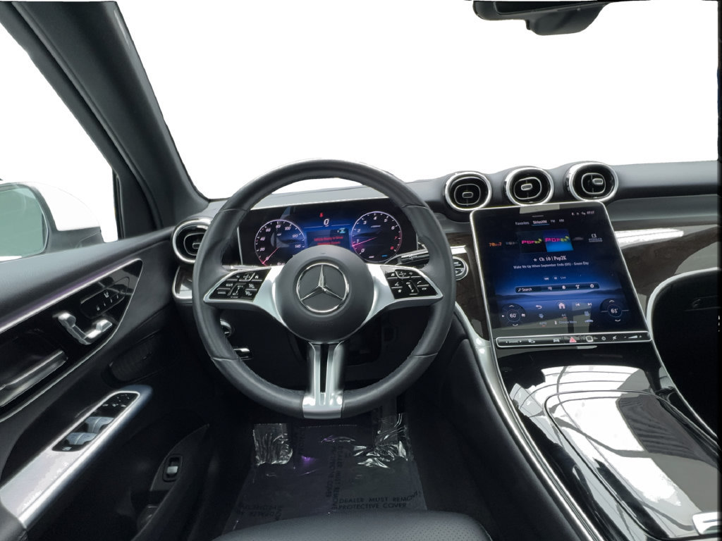 Used 2025 Mercedes-Benz GLC 300 image 36