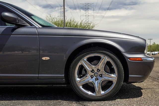 Used 2006 Jaguar XJ8 RWD image 11