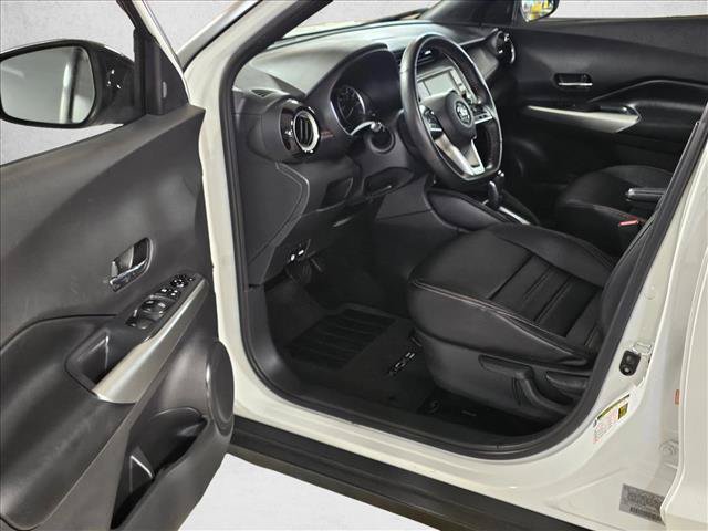 Used 2020 Nissan Kicks SR w/ SR Premium Package FWD image 23