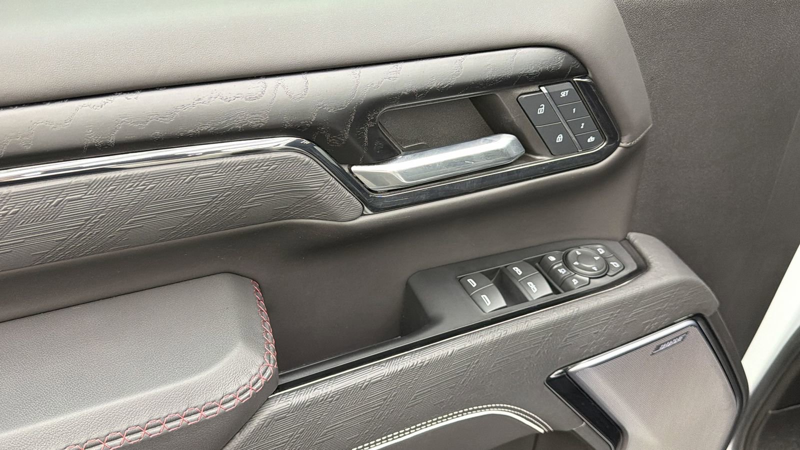 Used 2024 GMC Sierra 2500 AT4X image 33