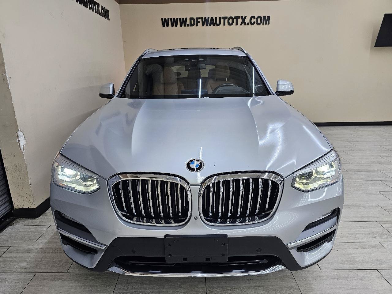 Used 2019 BMW X3 xDrive30i w/ Premium Package AWD/4WD image 3