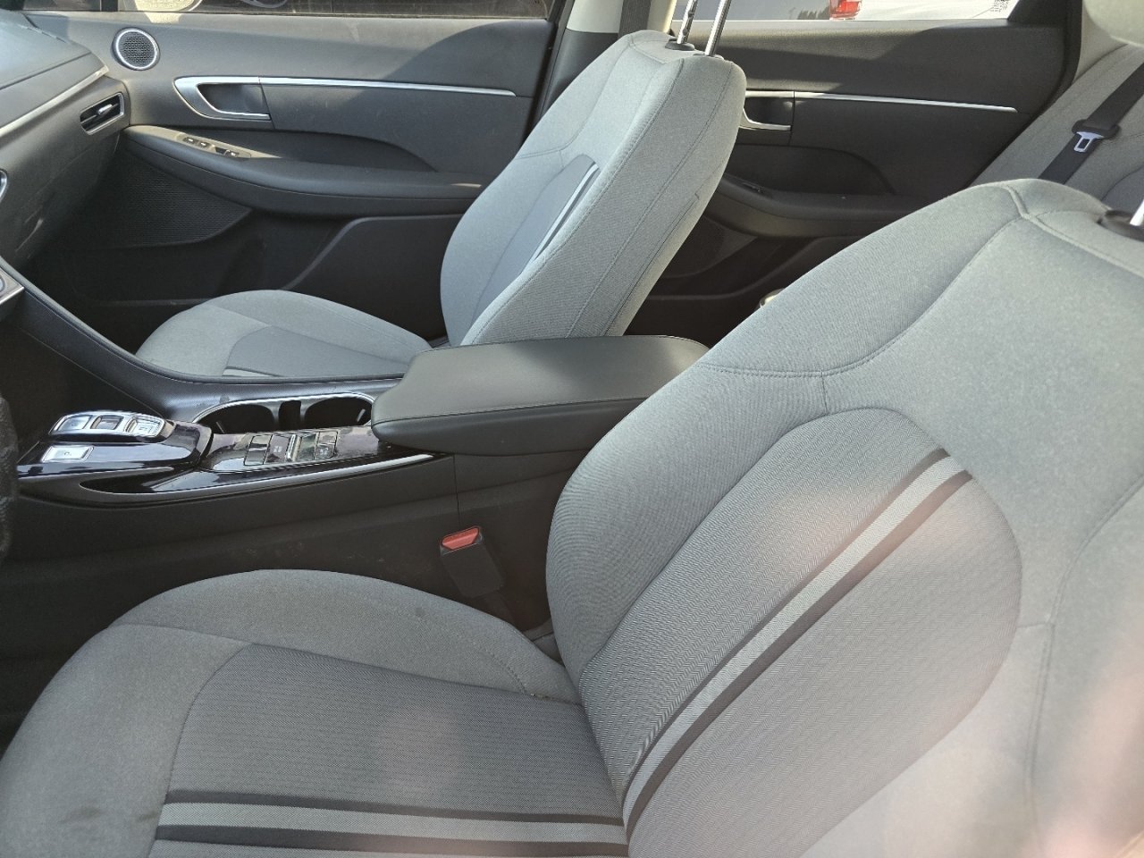 Used 2020 Hyundai Sonata SE w/ Preferred Accessory Package FWD image 19