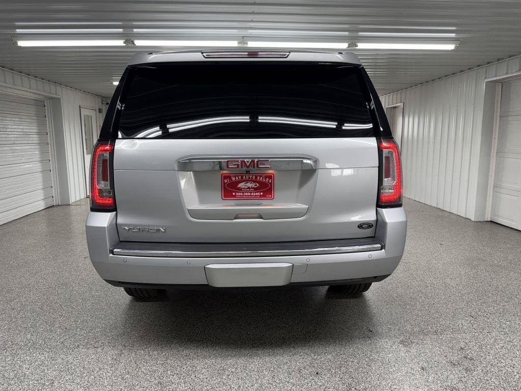 Used 2017 GMC Yukon Denali AWD/4WD image 6
