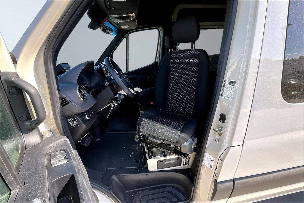 Used 2025 Mercedes-Benz Sprinter 2500 image 15