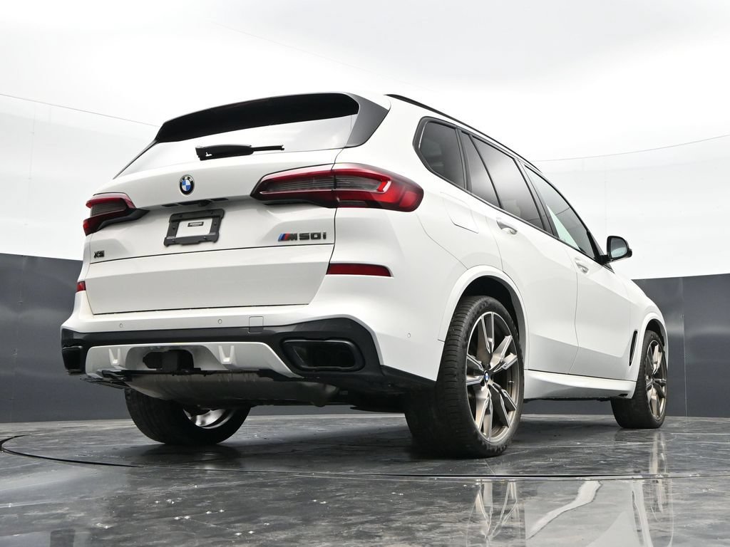 Used 2021 BMW X5 M50i AWD/4WD image 48