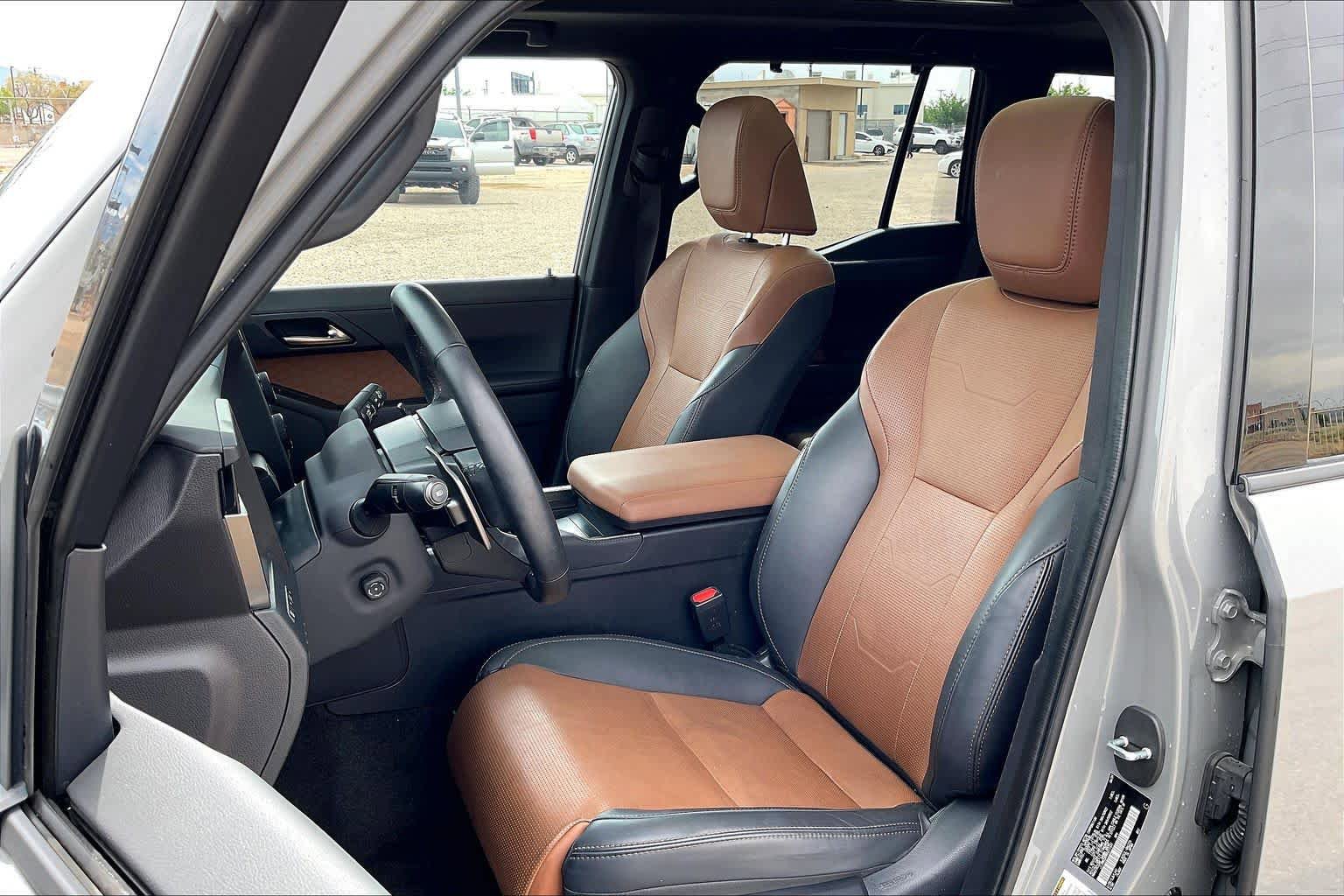 Certified 2024 Lexus GX 550 w/ Accessory Package (2T) image 8