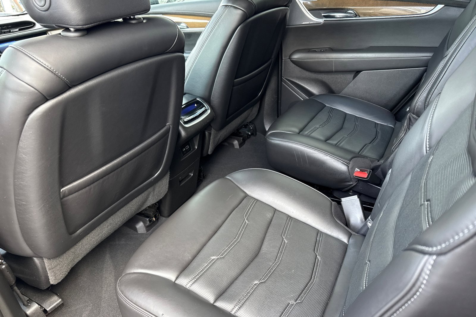 Used 2021 Cadillac XT6 Sport w/ Platinum Package image 13