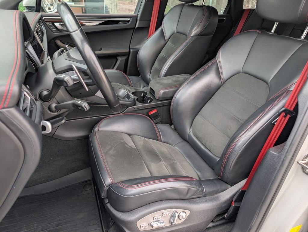 Certified 2022 Porsche Macan GTS image 5