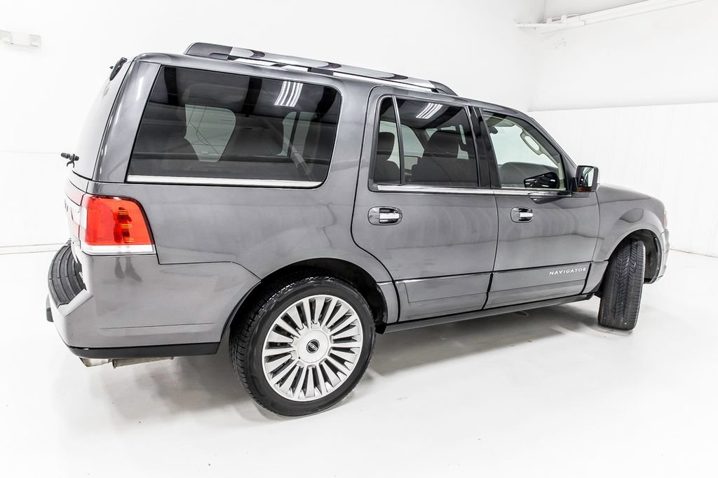 Used 2015 Lincoln Navigator 2WD w/ Equipment Group 101A Reserve image 8