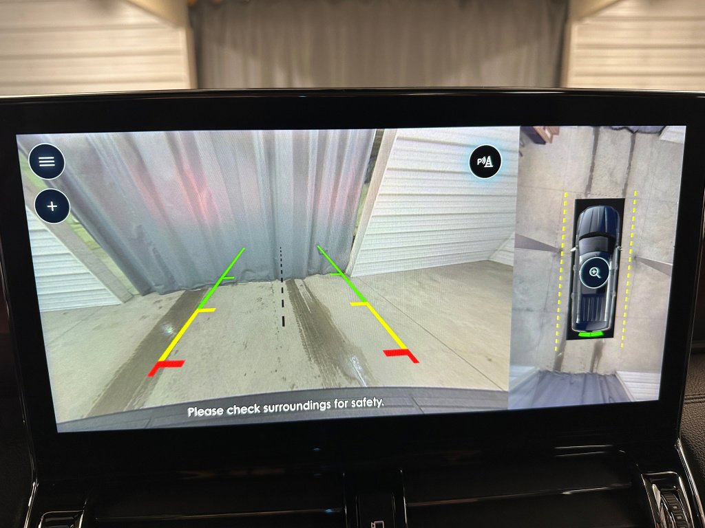 Used 2023 Lincoln Navigator Reserve image 13