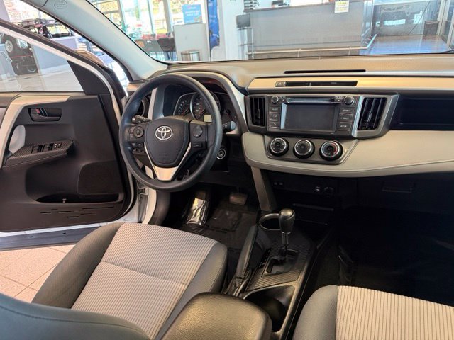 Used 2015 Toyota RAV4 LE AWD/4WD image 24