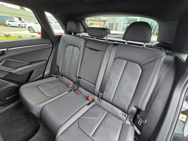 Certified 2025 Audi Q3 2.0T Premium w/ Convenience Package AWD/4WD image 17