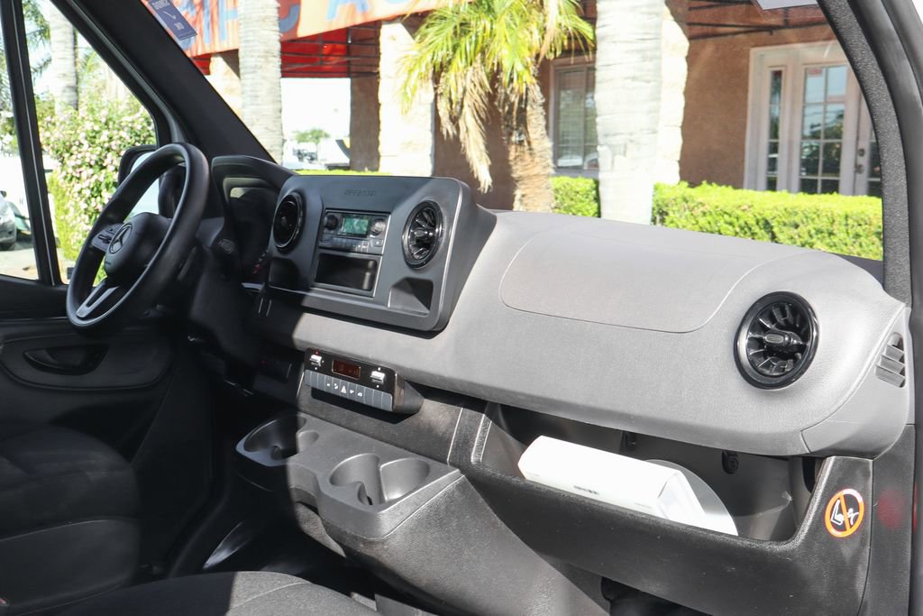 Used 2019 Mercedes-Benz Sprinter 2500 image 33