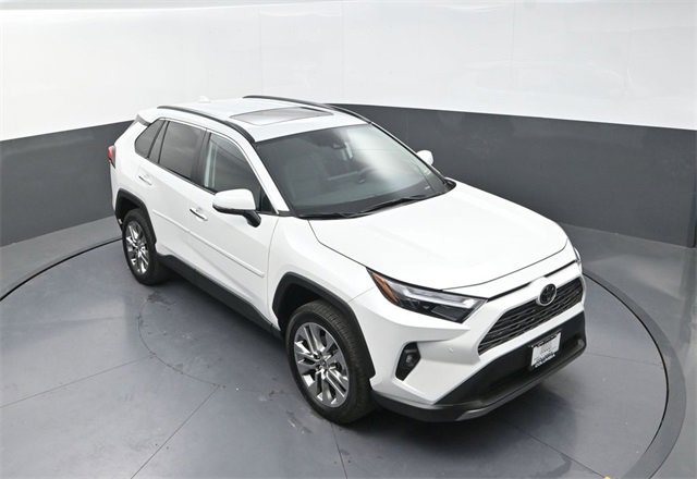 Used 2025 Toyota RAV4 Limited image 9