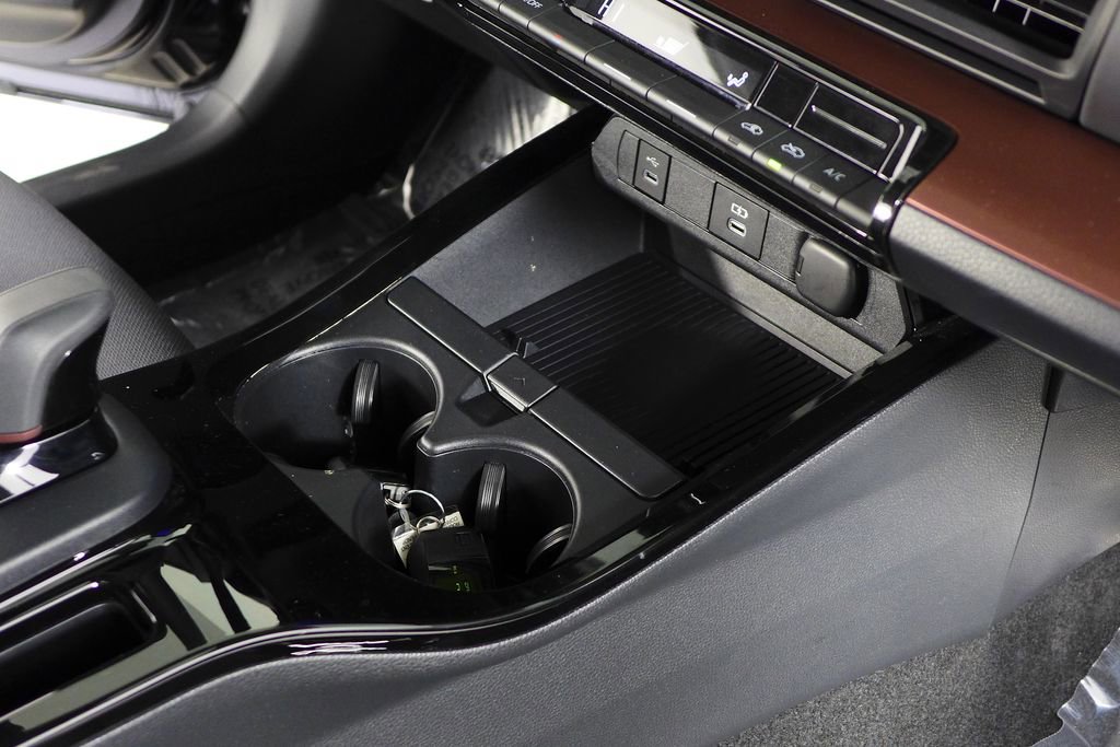 Used 2024 Toyota Prius Prime SE image 15