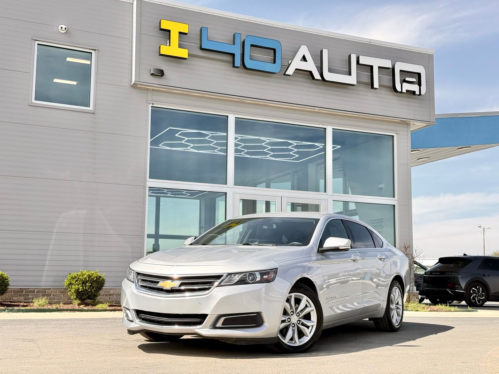 Used 2017 Chevrolet Impala LT image 1