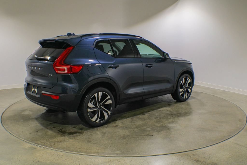 New 2026 Volvo XC40 B5 Core w/ Protection Package Premier AWD/4WD image 5