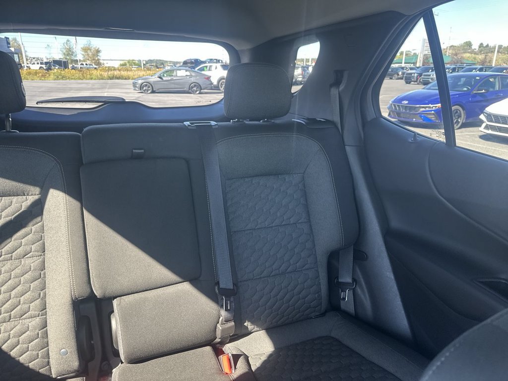 Used 2020 Chevrolet Equinox LT AWD/4WD image 14