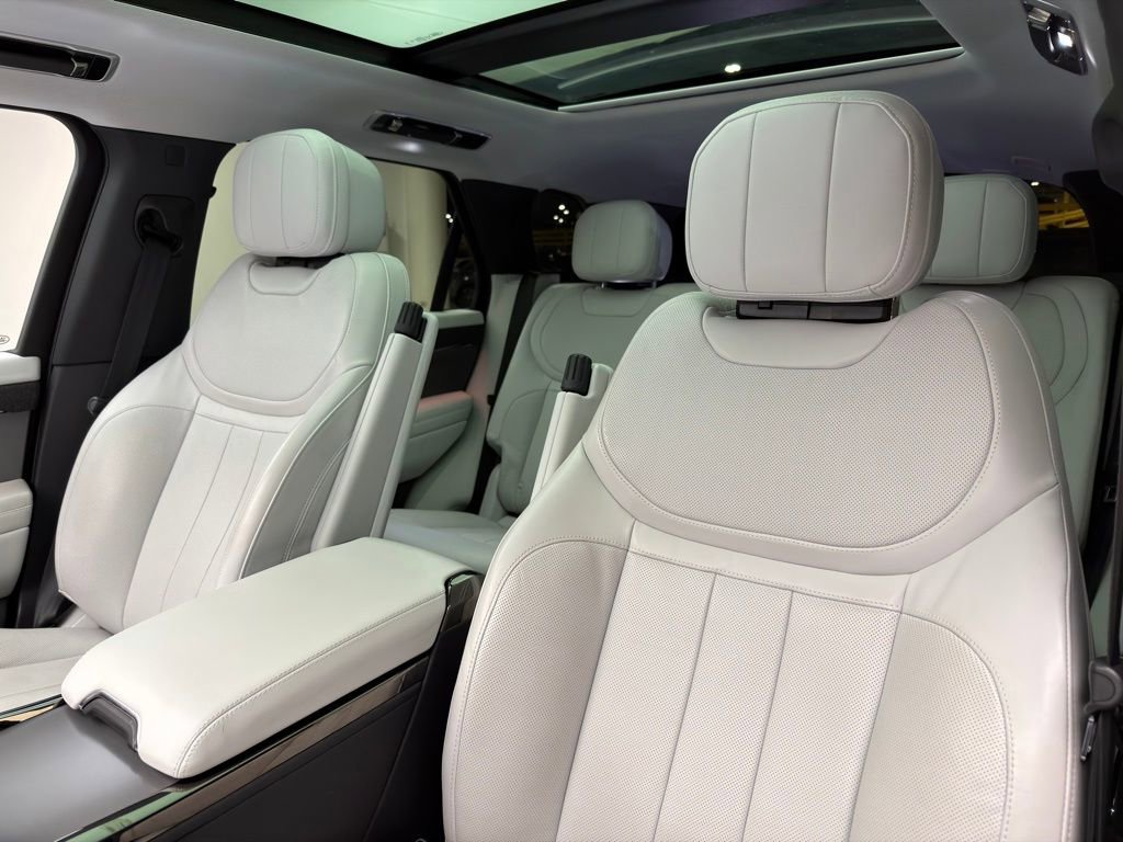Used 2023 Land Rover Range Rover Sport SE image 9