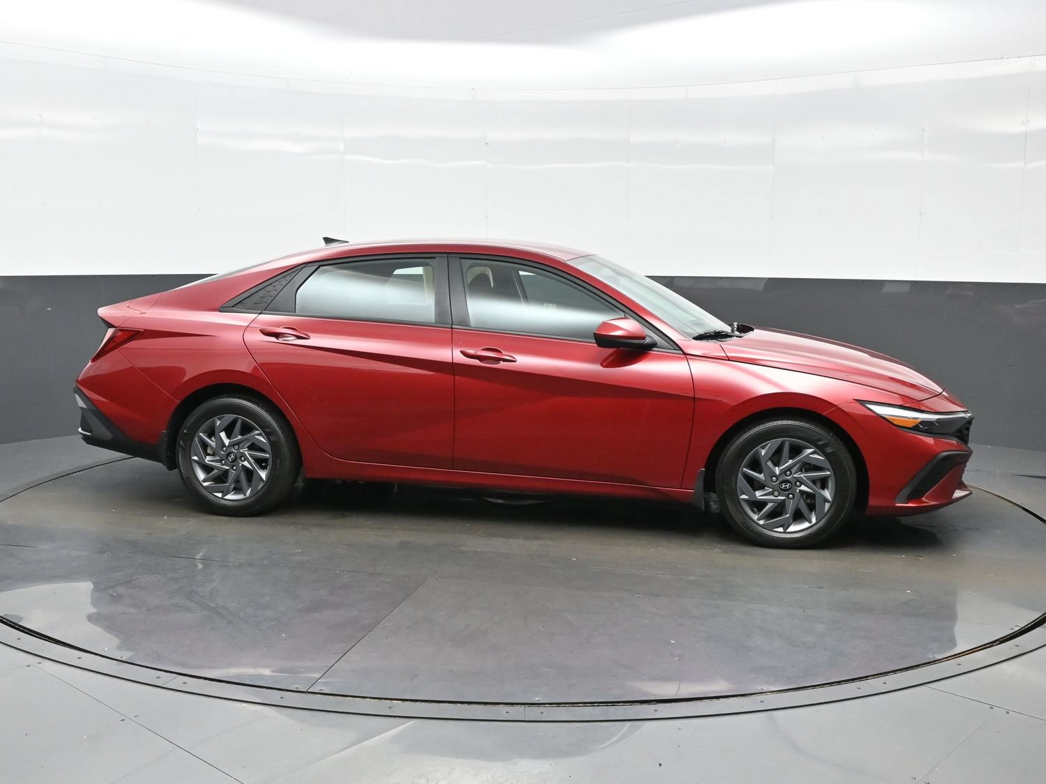 Certified 2024 Hyundai Elantra SEL FWD image 7