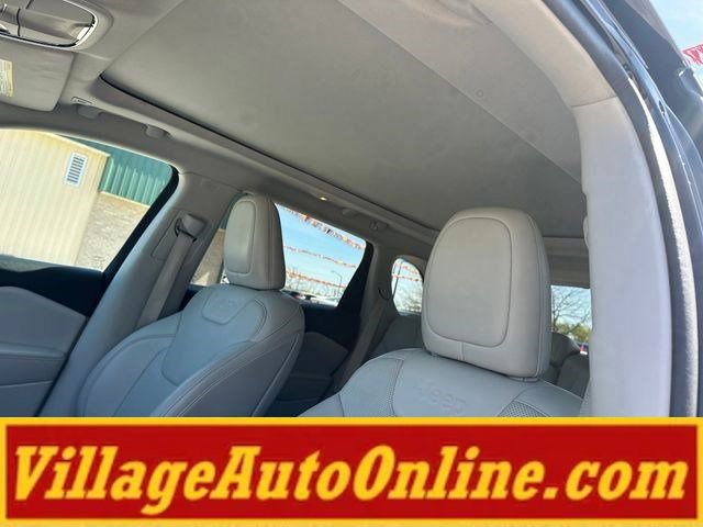 Used 2019 Jeep Cherokee Limited w/ Trailer Tow Group AWD/4WD image 20