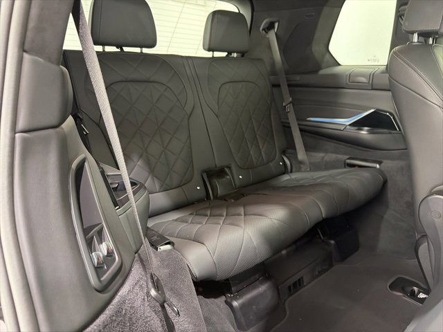 Used 2025 BMW X7 xDrive40i w/ Executive Package image 27
