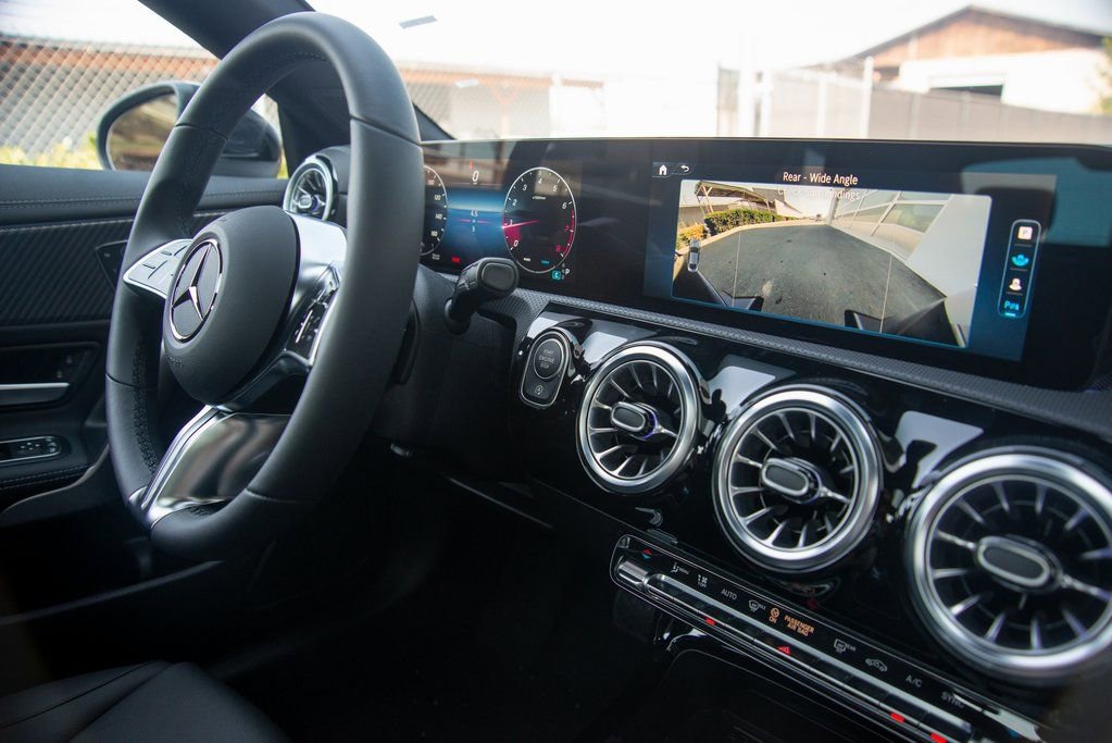 Certified 2025 Mercedes-Benz CLA 250 4MATIC image 30