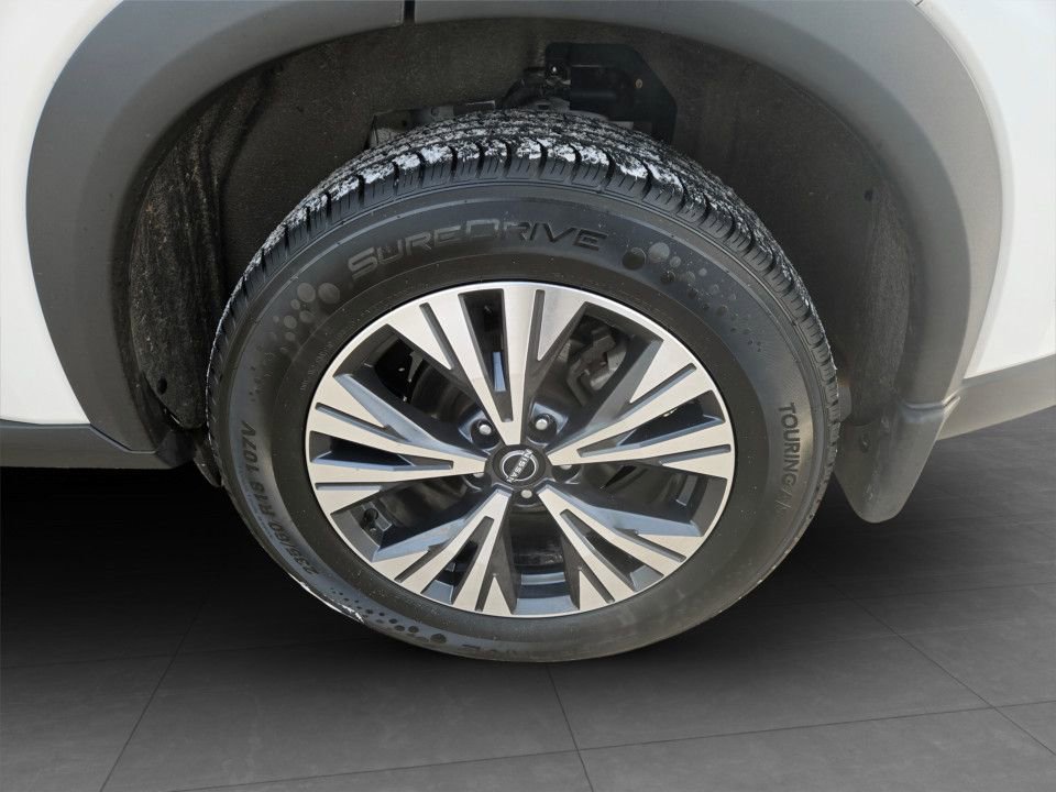 Used 2023 Nissan Rogue SV image 33