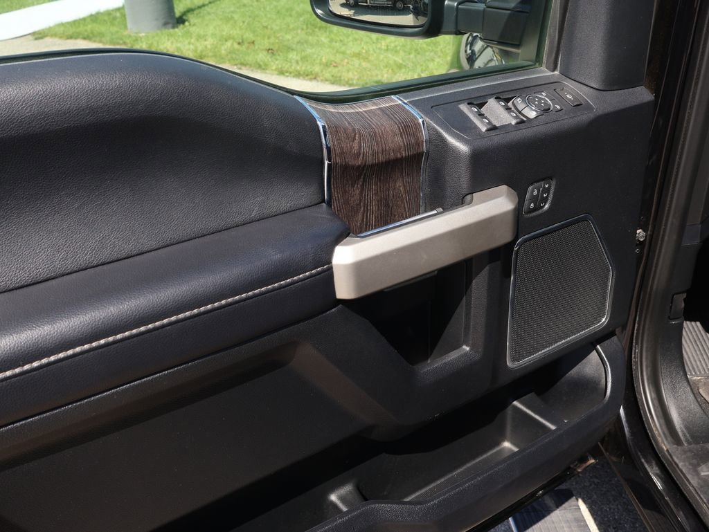 Used 2020 Ford F250 Lariat w/ Lariat Ultimate Package AWD/4WD image 19