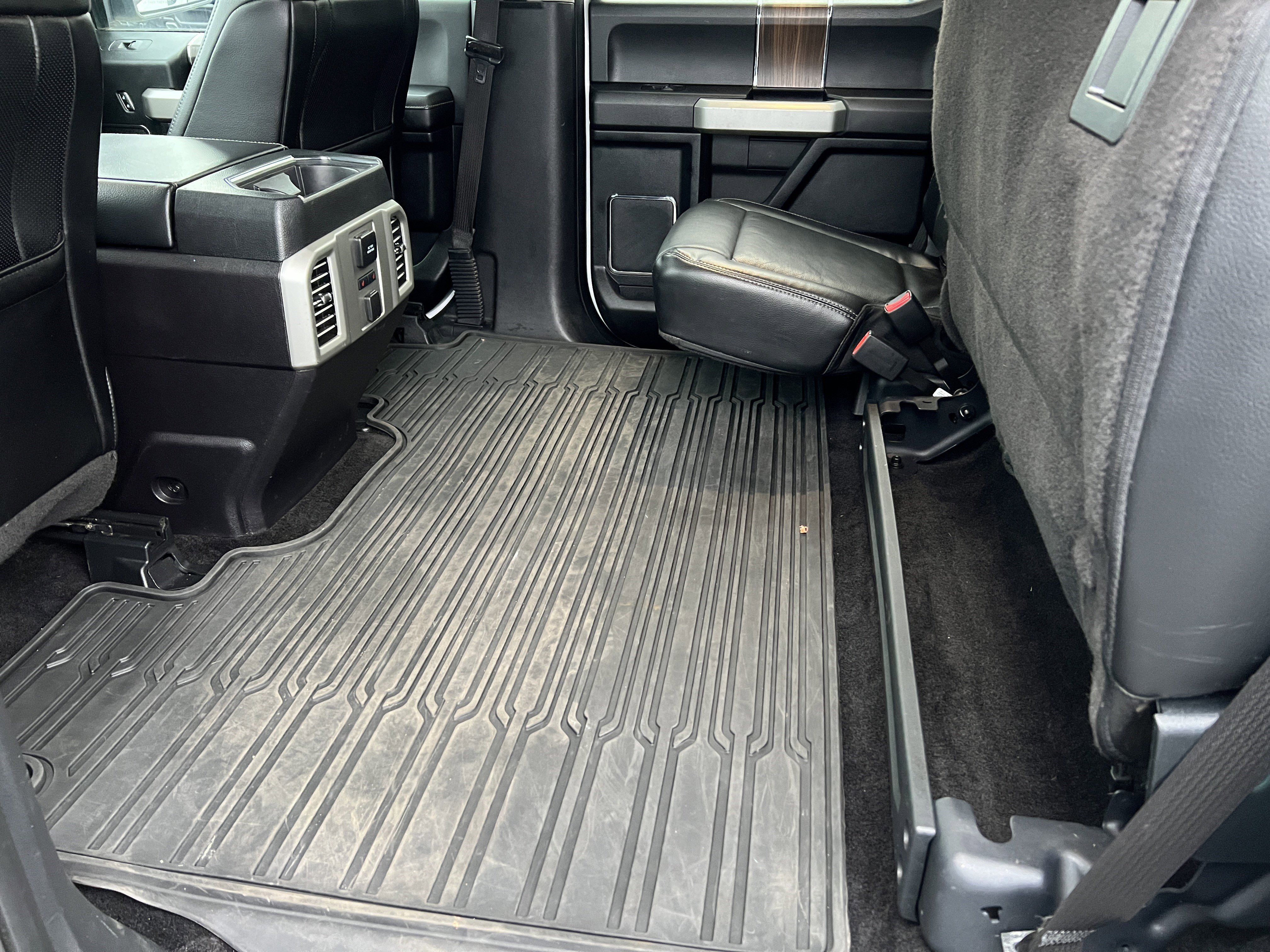 Used 2016 Ford F150 Lariat w/ Equipment Group 502A Luxury image 18